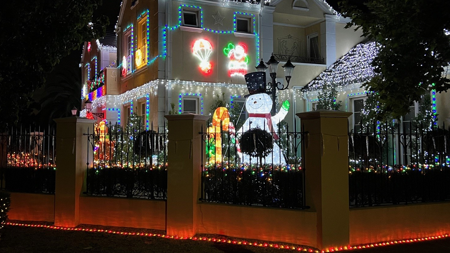 Sandpiper Drive TLC Christmas Lights