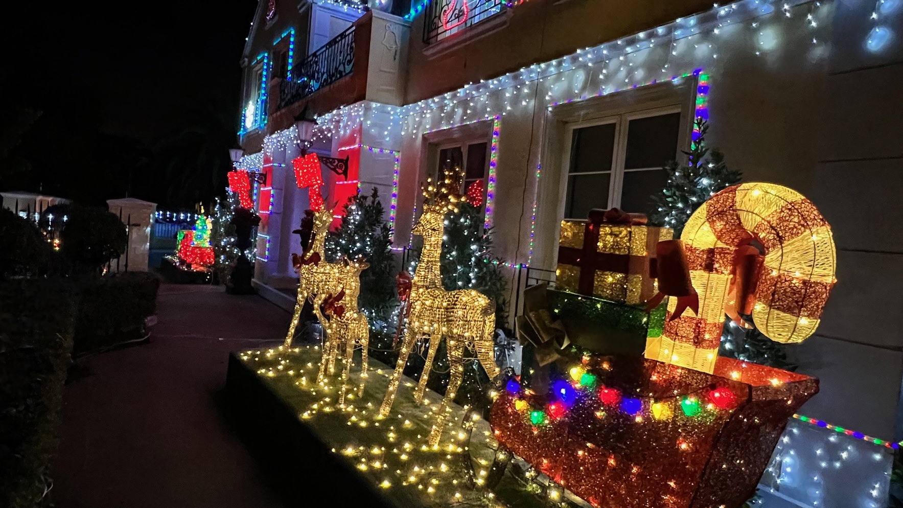 Sandpiper Drive TLC Christmas Lights